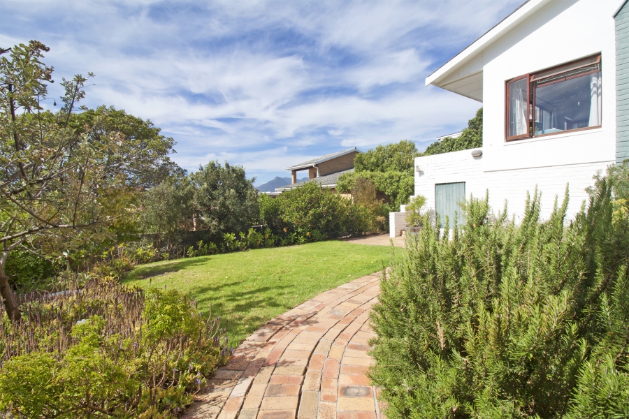 To Let 3 Bedroom Property for Rent in Kommetjie Western Cape